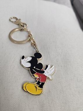 Mickey Mouse, Kiss, Enamel Keychain - Red, Yellow, Black